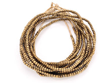 Cargar imagen en el visor de la galería, Cuentas de semillas galvanizadas de arena africana de 4 mm Cuentas de vidrio hechas a mano de Ghana en rojo, azul bebé, amarillo, azul oscuro, oro antiguo y verde