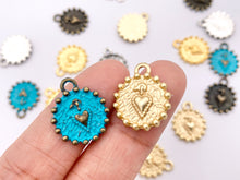 Cargar imagen en el visor de la galería, 15mm Pewter Heart Coin Charms Valentine's Day Heart Pendants in Matte Gold, Gold, Silver, Bronze and Patina Color 20 PCS