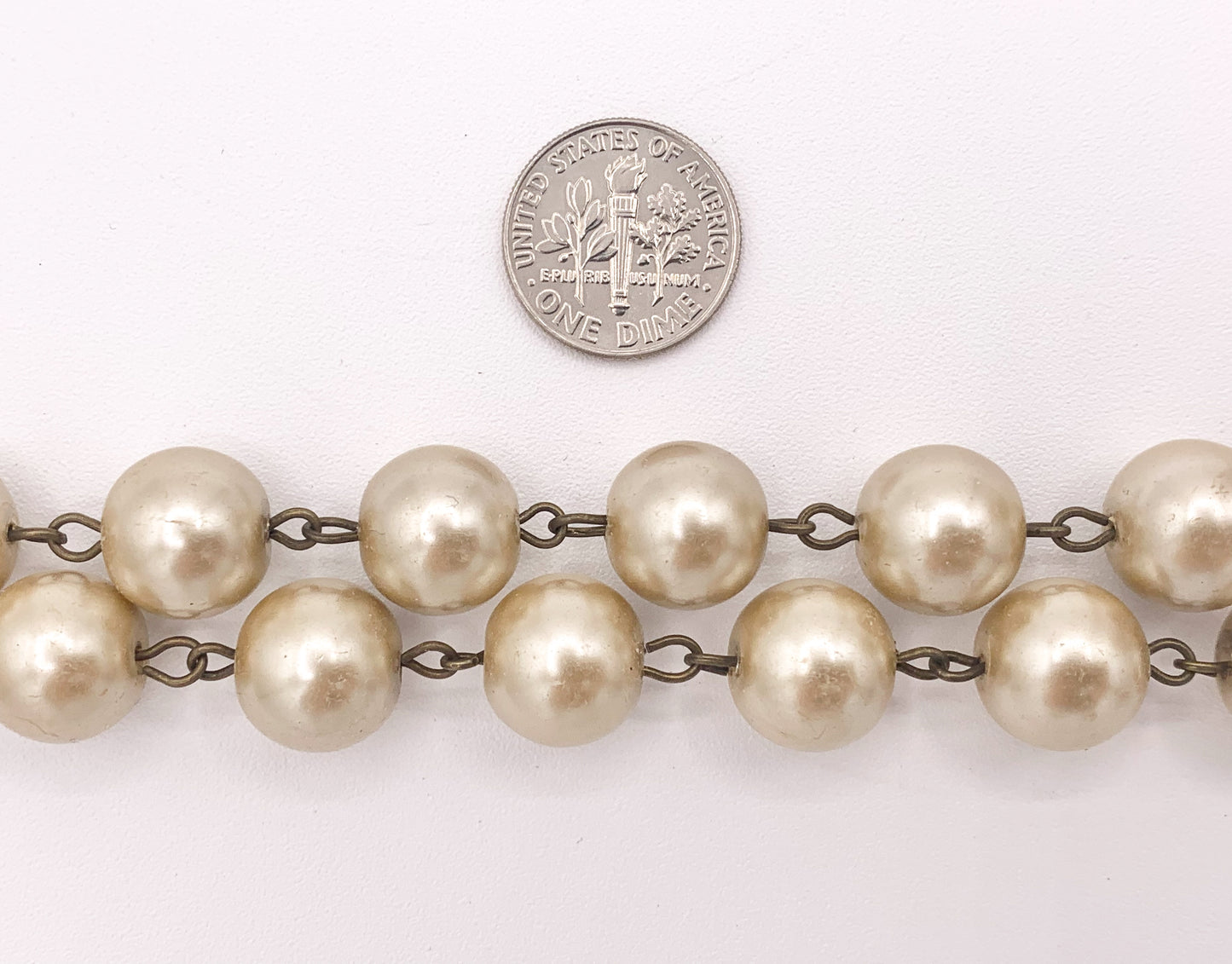 Cadena de cuentas estilo rosario de perlas de champán de imitación grande, perla de vidrio Vintage de 12mm con alambre de latón cortado a pie/yarda