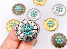 Cargar imagen en el visor de la galería, 25mm Pewter Flower With Turquoise Charms Cute Floral Pendants in Gold, Silver and Bronze Color 10 PCS