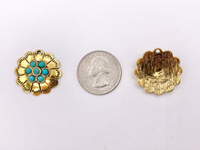 Cargar imagen en el visor de la galería, 25mm Pewter Flower With Turquoise Charms Cute Floral Pendants in Gold, Silver and Bronze Color 10 PCS