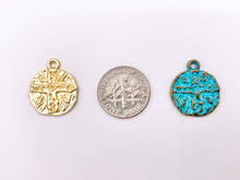 Load image into Gallery viewer, 16mm Pewter Compass Charms Cute Carved Coin Pendants in Matte Gold, Gold, Silver, Bronze and Blue Patina Color
