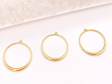 Load image into Gallery viewer, 34mm Pewter Circle Pendants Bulk Order in Light Gold, Gold, Matte Gold, Silver, Brass, Gunmetal and Copper