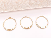 Load image into Gallery viewer, 34mm Pewter Circle Pendants Bulk Order in Light Gold, Gold, Matte Gold, Silver, Brass, Gunmetal and Copper