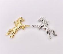 Load image into Gallery viewer, Detailed 3D Horse Charm in Real 18K Gold/Silver Plated Over Copper 10 PCS