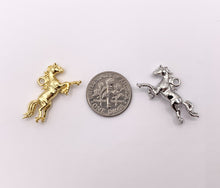 Load image into Gallery viewer, Detailed 3D Horse Charm in Real 18K Gold/Silver Plated Over Copper 10 PCS