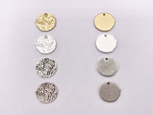 Cargar imagen en el visor de la galería, 18x20mm Pewter Heart Coin Charms Valentine's Day Heart Pendants in 9 Colors