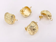 Cargar imagen en el visor de la galería, Textured Puffy Square Earring Findings Component with Loop in 18K Gold plated Copper 4 PAIRS