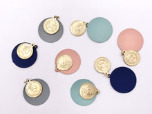 Cargar imagen en el visor de la galería, 28mm Pewter 2 pcs Matte Pastel Colorful Queen Elizabeth Coin Charms in Pink, Blue, Dark Blue, Gray 8 PCS
