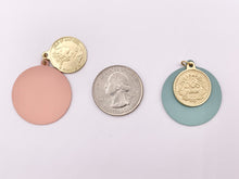 Cargar imagen en el visor de la galería, 28mm Pewter 2 pcs Matte Pastel Colorful Queen Elizabeth Coin Charms in Pink, Blue, Dark Blue, Gray 8 PCS