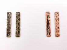 Cargar imagen en el visor de la galería, Colgantes de barra religiosa BENDECIDA martillados de peltre de 7x39 mm/1,5 pulgadas, pedido a granel en oro, plata, cobre y latón