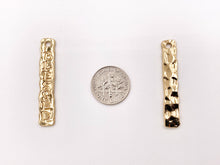 Cargar imagen en el visor de la galería, Colgantes de barra religiosa BENDECIDA martillados de peltre de 7x39 mm/1,5 pulgadas, pedido a granel en oro, plata, cobre y latón