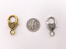 Cargar imagen en el visor de la galería, Cierres de garra de langosta de corazón antiguo de peltre de 14x25 mm / 1 pulgada de largo Pedido a granel en oro, plata, cobre, latón y bronce 20 PCS