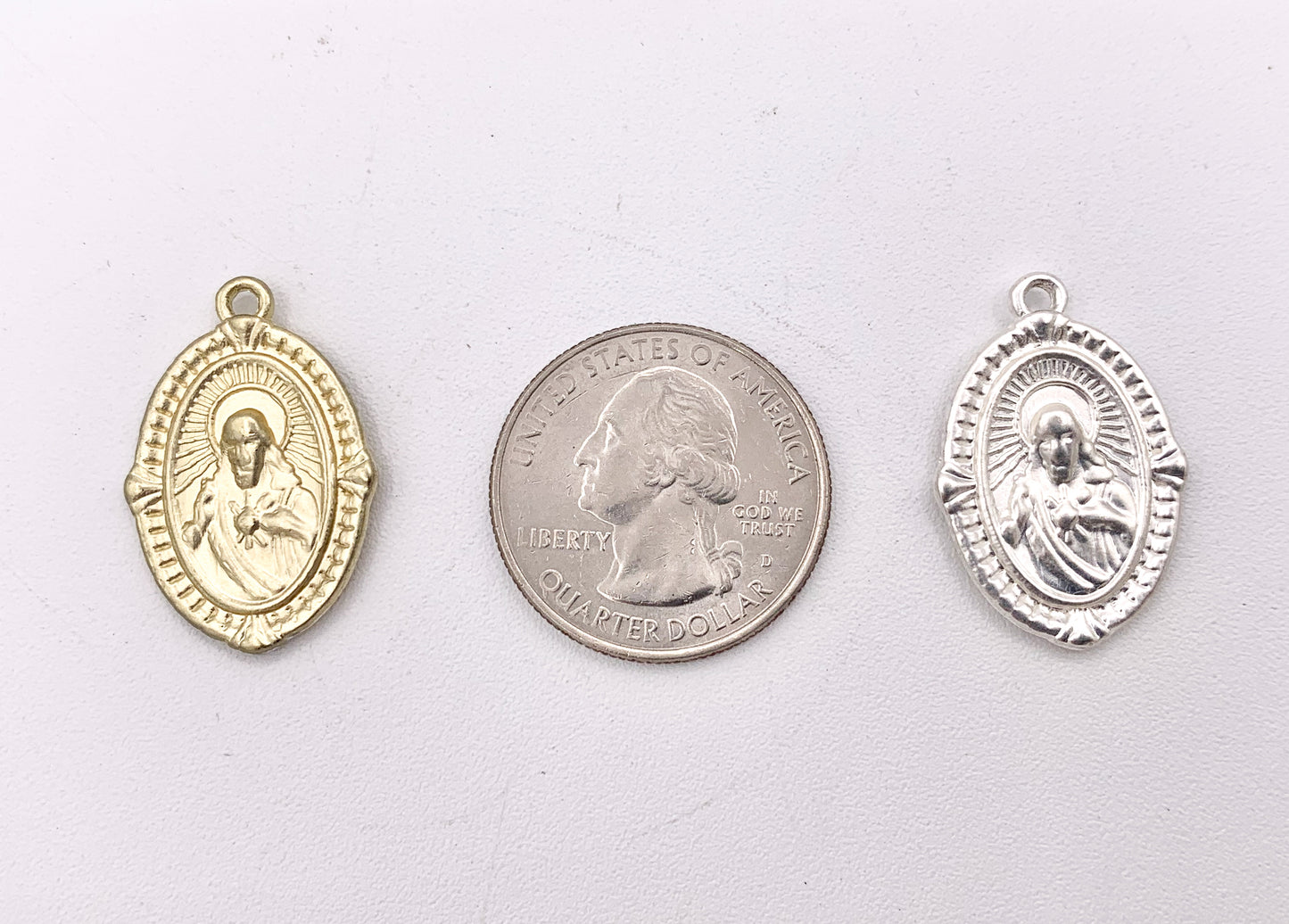 18x26mm Pewter Oval Jesus Charms Matte Gold Matte Silver Religious Pendants 15 PCS