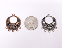 Cargar imagen en el visor de la galería, 27x32mm Pewter Filigree Circle Connector Pendants Earring Component in Gold, Silver, Brass and Copper Color 125g