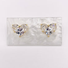 Cargar imagen en el visor de la galería, Shiny Heart Earring Studs in Cubic Zirconia 18K Gold plated Copper 3 PAIRS