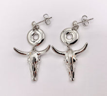 Cargar imagen en el visor de la galería, 1.5" Long Horn Steer Head Dangle Earrings Stud in 18K Gold/Silver Plated Copper 3 PAIRS