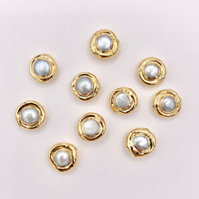 Cargar imagen en el visor de la galería, 10-11mm Gold Trim Freshwater Pearl Coin Spacer Beads in 18K Gold Plated Copper 10 PCS