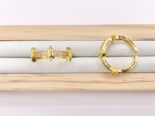 Cargar imagen en el visor de la galería, Dainty Spikes Stackable Rings in Gold 18K Plated Copper CZ Pave Adjustable Ring 4 PCS
