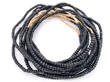 Cargar imagen en el visor de la galería, Cuentas de semillas africanas de 4 mm, cuentas de vidrio hechas a mano de Ghana en 9 colores