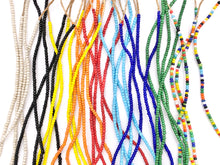 Cargar imagen en el visor de la galería, Cuentas de semillas africanas de 4 mm, cuentas de vidrio hechas a mano de Ghana en 9 colores
