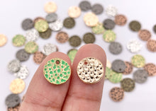 Cargar imagen en el visor de la galería, 10mm Pewter Small Hammered Coin Charms in Rosy Gold, Silver, Bronze, Copper, Gunmetal and Green Patina