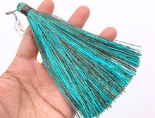 Cargar imagen en el visor de la galería, Borla de seda de 4,75 pulgadas de largo Hermosa borla hecha a mano de colores mezclados Borla grande Mala Magenta/Verde, Negro/Blanco, Aqua/Gris