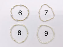 Cargar imagen en el visor de la galería, 18K Gold Plated Hematite Freshwater Pearl Glass Pearl Dainty Stretchy Bracelet 1 piece