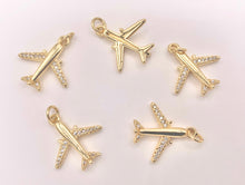 Cargar imagen en el visor de la galería, Airplane Charms in CZ Pave 18K Gold Plated Over Copper 10 PCS