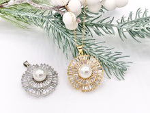 Cargar imagen en el visor de la galería, Large Mother Of Pearl CZ Pave Rhinestone Statement Pendant in 18K Gold/Platinum plated Copper 2PCS