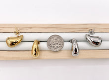 Cargar imagen en el visor de la galería, Stainless Steel Drop Puffy Earrings in 18K Gold or Silver Plated Stainless Steel