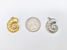 Cargar imagen en el visor de la galería, Large CZ Pave Cute Conch Shell Charms Pendants Plated in 18K Gold/Platinum Copper Base 5 PCS