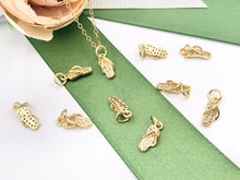 Cargar imagen en el visor de la galería, Tiny Cute Flip Flop Charms in Real Gold 18K Plated Brass 10 PCS