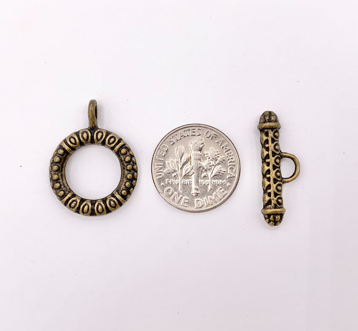 18mm Pewter Toggles Carved Circle Clasps in Gold, Silver, Bronze And Copper
