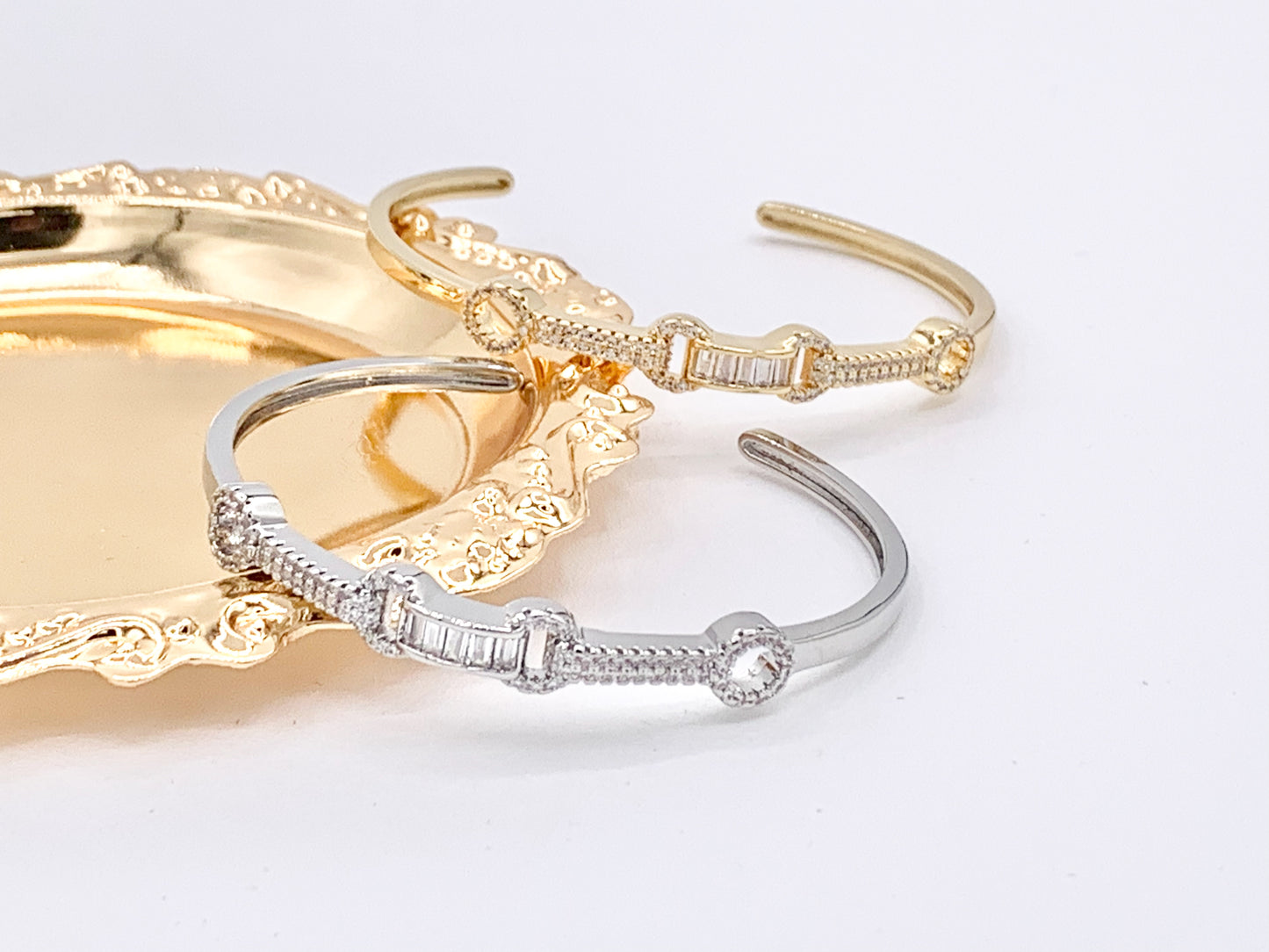 Dainty CZ Pave Fancy Rhinestone Baguette Circle Link Estilo vintage Pulsera Puños Oro real/Platino Cobre chapado en 18 quilates 1 pieza