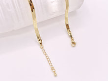 Cargar imagen en el visor de la galería, Pulseras de cadena de serpiente con corte escalonado plano en espiga y extensión en cobre chapado en oro de 18 quilates, 5 piezas