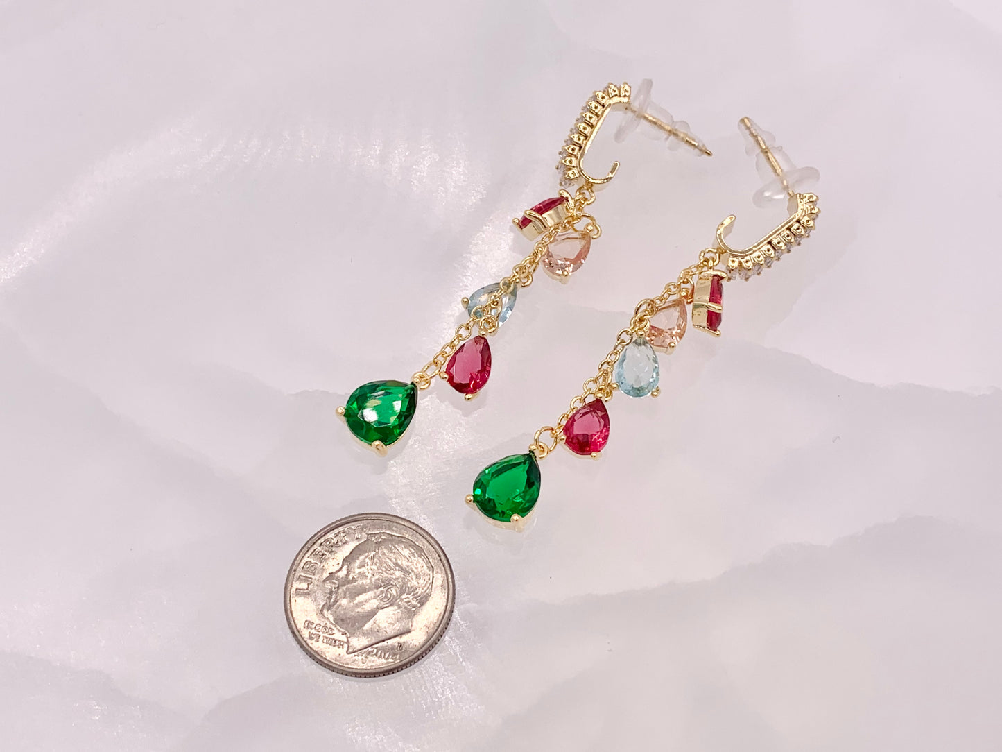 Pendientes festivos con borlas y cristales en forma de lágrima de colores con circonita cúbica en cobre chapado en oro de 18 quilates, 1 par