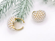 Load image into Gallery viewer, Large Pearl Cluster Statement Ring in 18K Gold Plated Copper 4 pcs