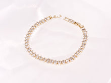 Cargar imagen en el visor de la galería, Delicada pulsera ajustable de tenis con cadena de copa de diamantes de imitación de tenis de lujo minimalista chapada en oro de 18 quilates y plata, 3 uds.