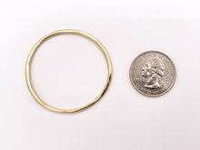 Cargar imagen en el visor de la galería, Pedido al por mayor de círculos ondulados de peltre de 44 mm en oro mate, oro, plata, latón, bronce y cobre