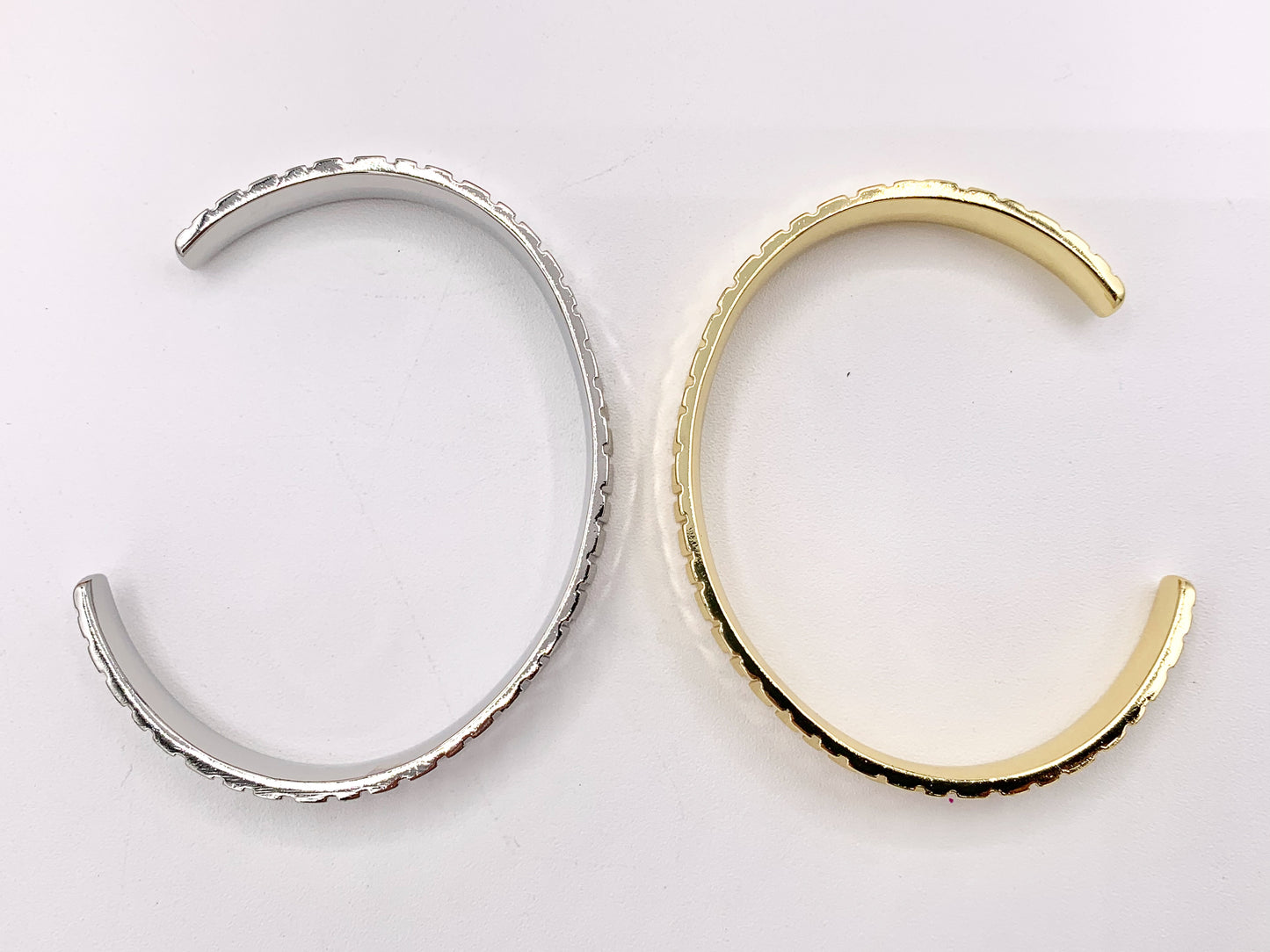 Simple Plain Vertical Stripe Textured Adjustable Bracelet Cuff in Real Gold 18K Plated Copper 2 pcs