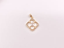 Load image into Gallery viewer, Stunning CZ Diamond Pearl White Lip Shell Clover Quatrefoil Pendants in 18K Gold plated Copper 6 pcs