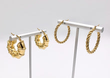 Cargar imagen en el visor de la galería, Stainless Steel Round Hoops Hinge Back Earrings in 18K Gold plated Stainless Steel 3-4 pairs