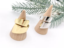 Cargar imagen en el visor de la galería, 18K Gold and Platinum Plated Plain Wrapped Bypass Adjustable Ring 4 pcs