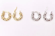 Cargar imagen en el visor de la galería, Lindos aretes con bisagras trenzadas y diamantes de imitación en oro de 18 quilates o cobre plateado, 3 pares