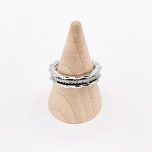 Cargar imagen en el visor de la galería, Anillo de triple banda con circonita cúbica chapada en oro real/platino de 18 quilates, 5 piezas