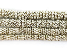 Cargar imagen en el visor de la galería, Cuentas espaciadoras de disco con forma de margarita y flor de cobre bañadas en plata, alrededor de 7 "-8"