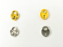 Cargar imagen en el visor de la galería, Dijes de candado de corazón rústico de peltre Colgantes de candado de corazón del día de San Valentín en color oro antiguo, plata, cobre y bronce