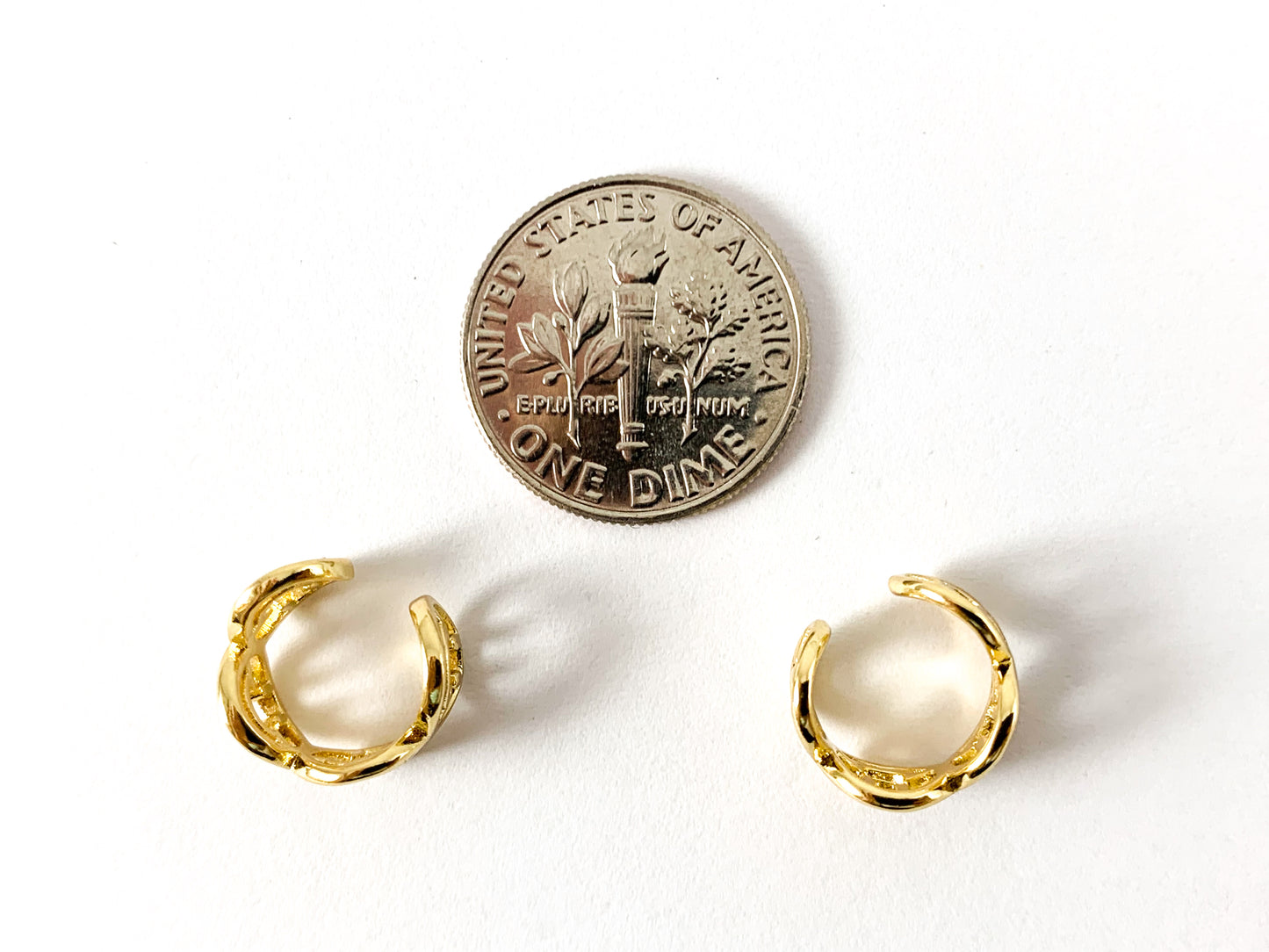 Ear Cuffs de latón con cara sonriente chapado en oro real de 18 quilates, 8 piezas