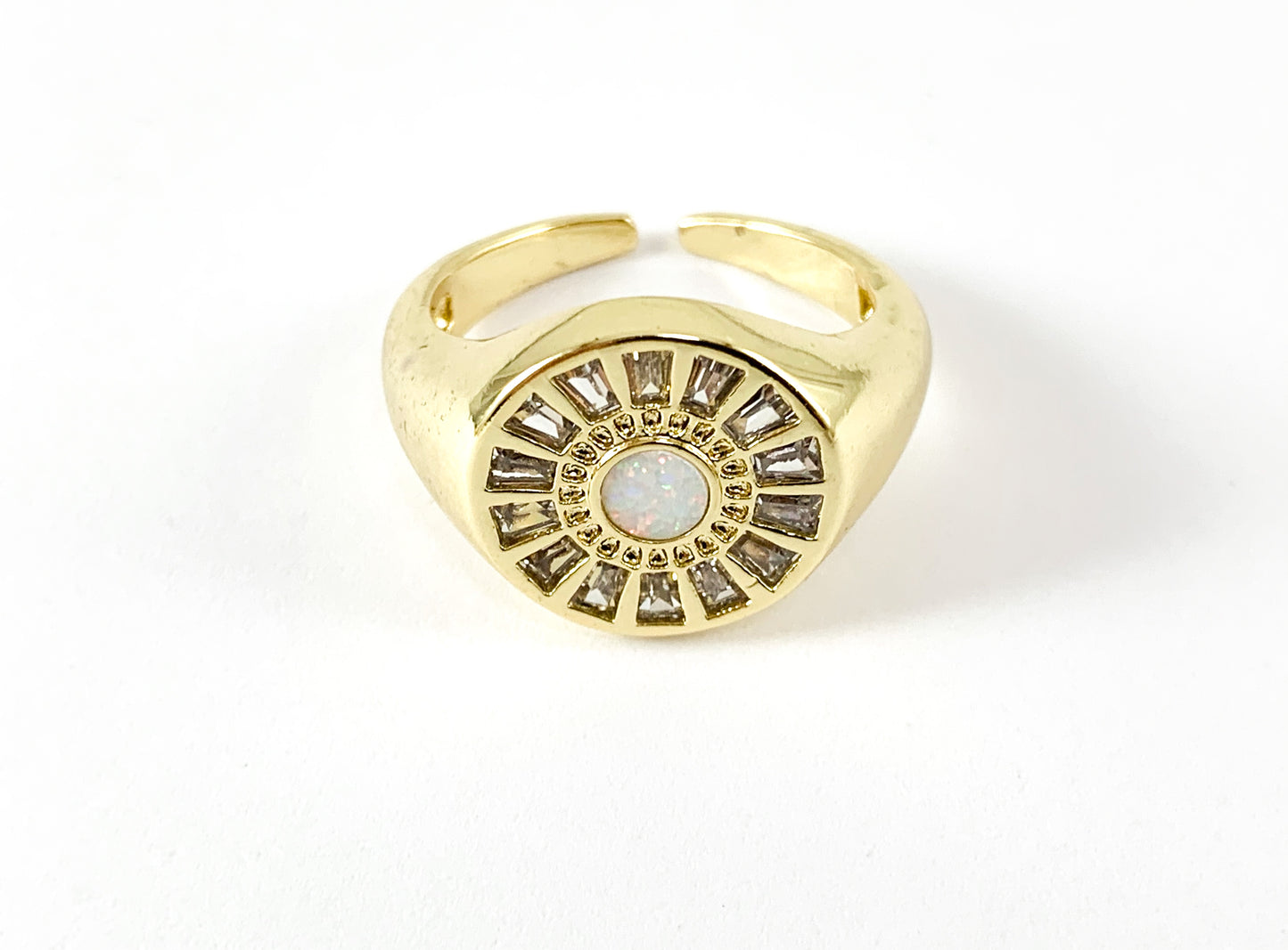 Anillo pavé de circonita cúbica chapado en oro real de 18 quilates con ópalo japonés, 4 piezas